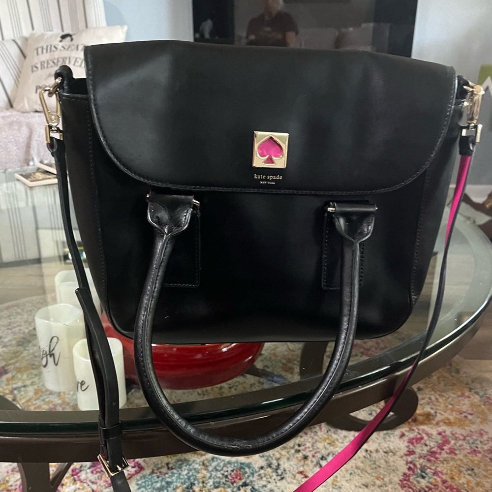 Kate Spade Black Convertible Crossbody Bag.